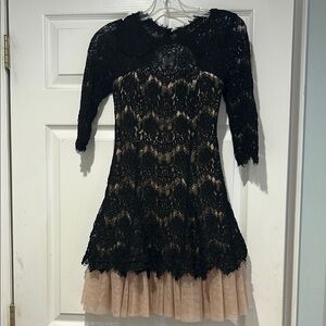 Aqua-Elegant Black and Cream Lace Dress